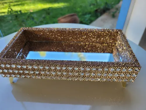 Bandeja espelhada para lavabo dourada