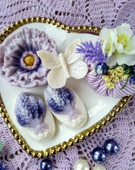 Kit Violet