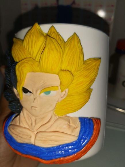 Caneca em Cerâmica Plástica