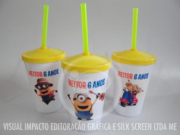 Copo Plástico c/ Tampa e Canudo Personalizado