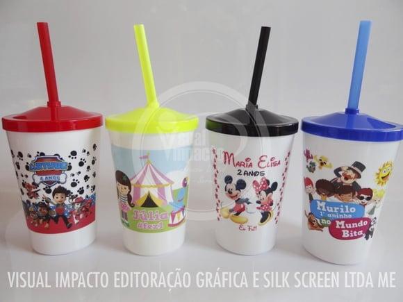 Copo Plástico c/ Tampa e Canudo Personalizado 500ml