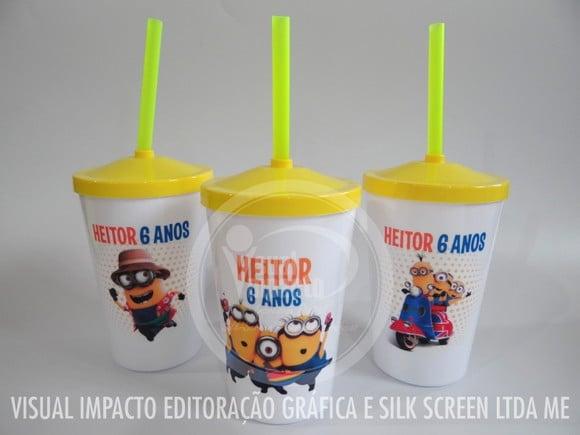 Copo Plástico c/ Tampa e Canudo Personalizado