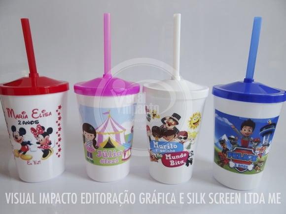 Copo Plástico c/ Tampa e Canudo Personalizado 500ml