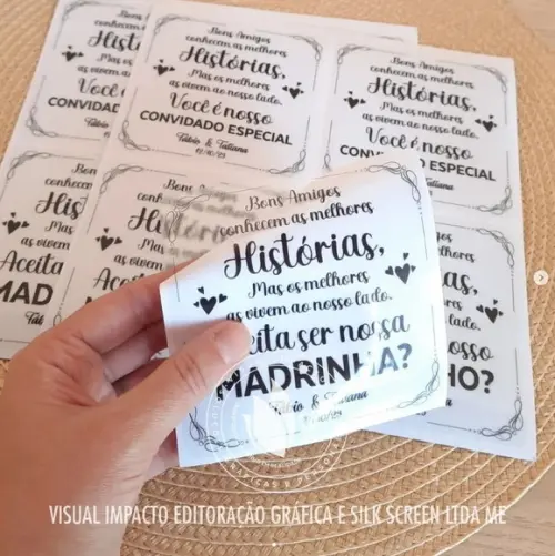 70 Adesivos em Vinil Transparente 8x8cm Personalizados