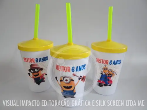 Copo Plástico c/ Tampa e Canudo Personalizado