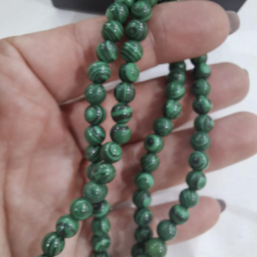 Colar em pedra com metais banhados 18k