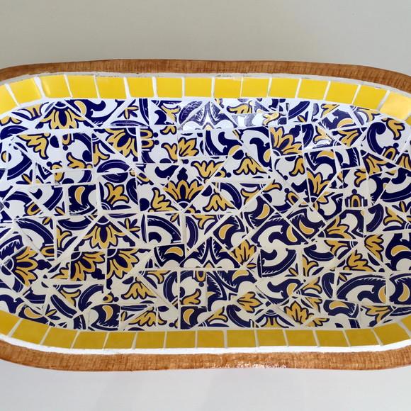 Gamela em Mosaico de Azulejo Sobre Madeira