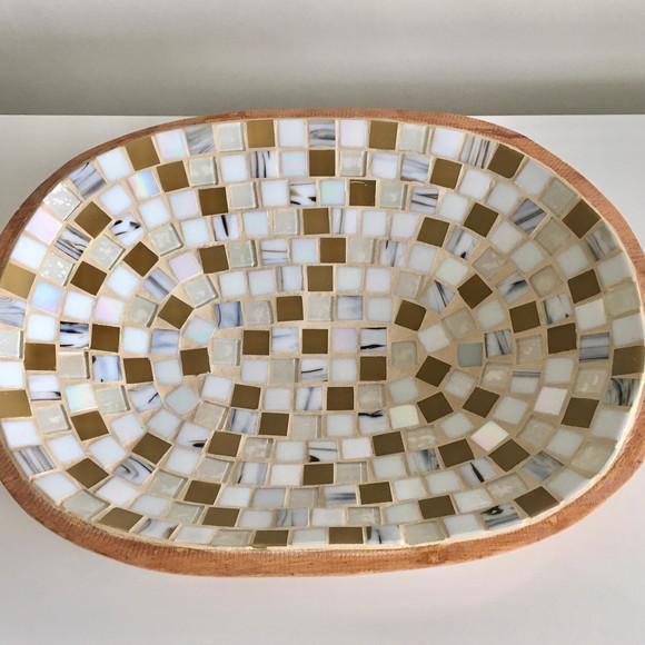 Gamela pequena com mosaico de vidro