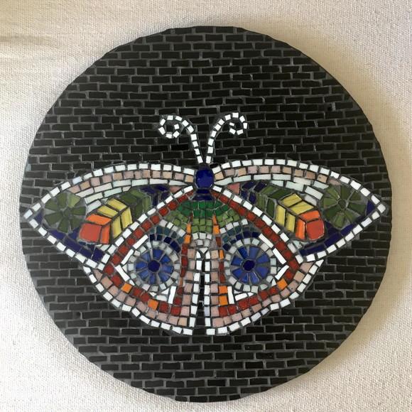 Placa Decorativa Borboleta em Mosaico de Vidro