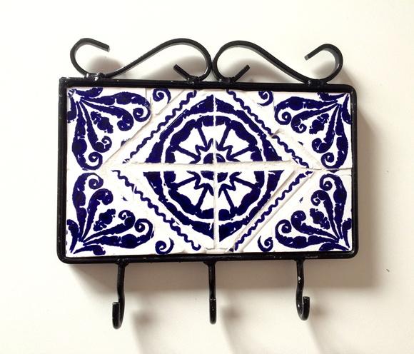 Porta Chave em Ferro e Mosaico Portugues