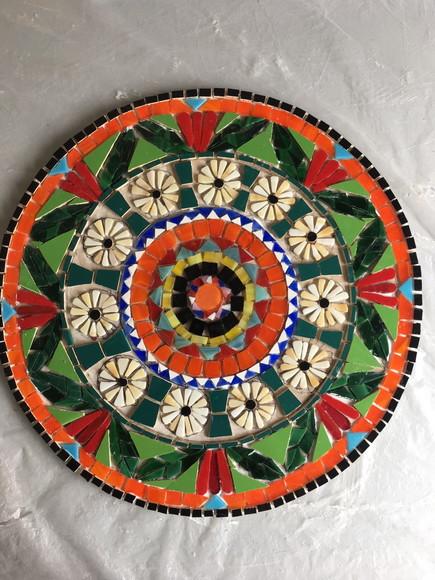 Prato decorativo em mosaico de vidro