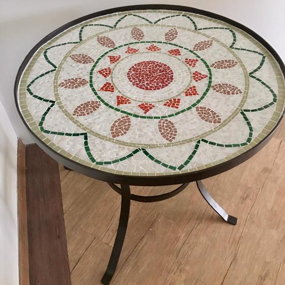 Tampo de Mesa em Mosaico de Vidro