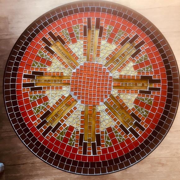 Tampo de Mesa em Mosaico de Vidro