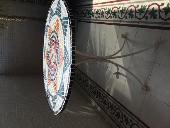 Tampo de Mesa em Mosaico de Vidro