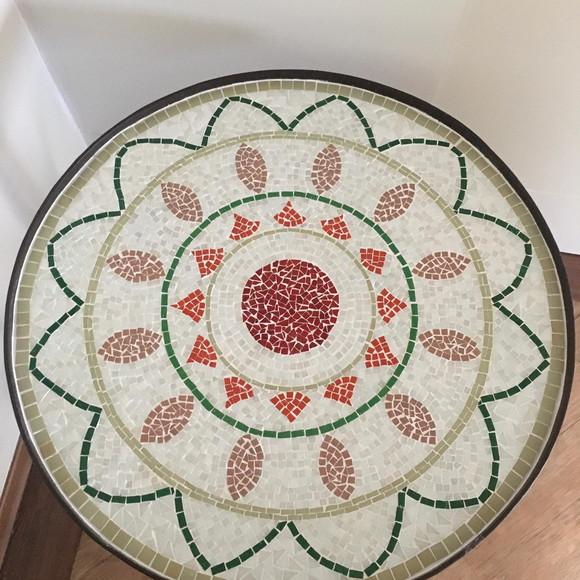 Tampo de Mesa em Mosaico de Vidro