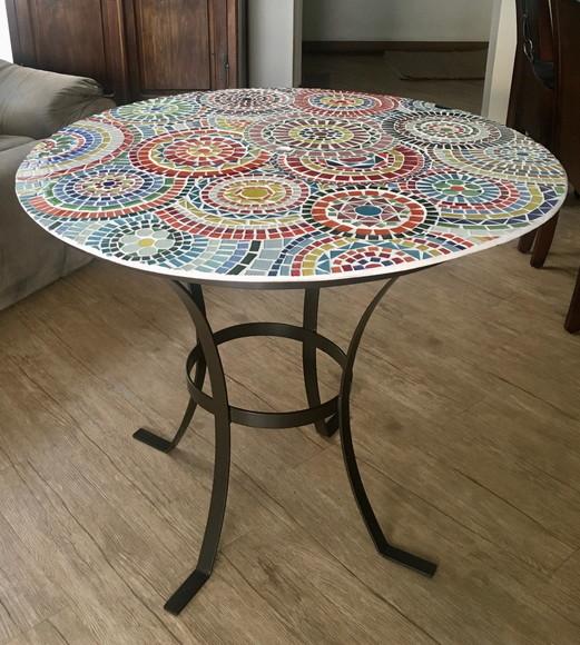 Tampo de Mesa Mandalas em Mosaico de Vidro.