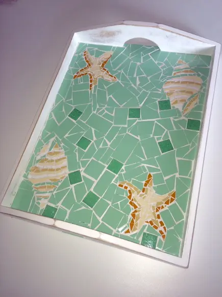 Bandeja em Mosaico com Temas Marinhos