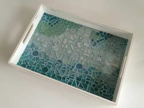 Bandeja em Mosaico de Vidro Sobre Pátina