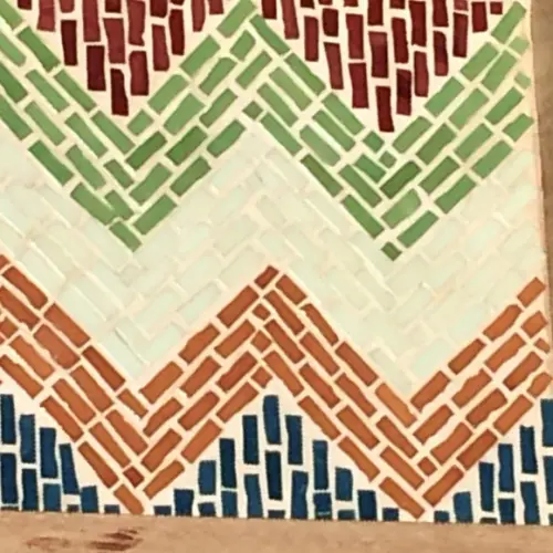 Centro de mesa zig zag em mosaico de vidro