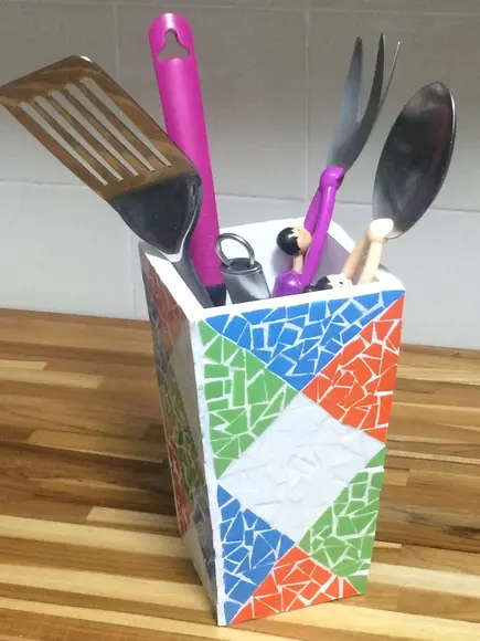 Porta utensílios de cozinha em mosaico