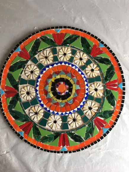 Prato decorativo em mosaico de vidro