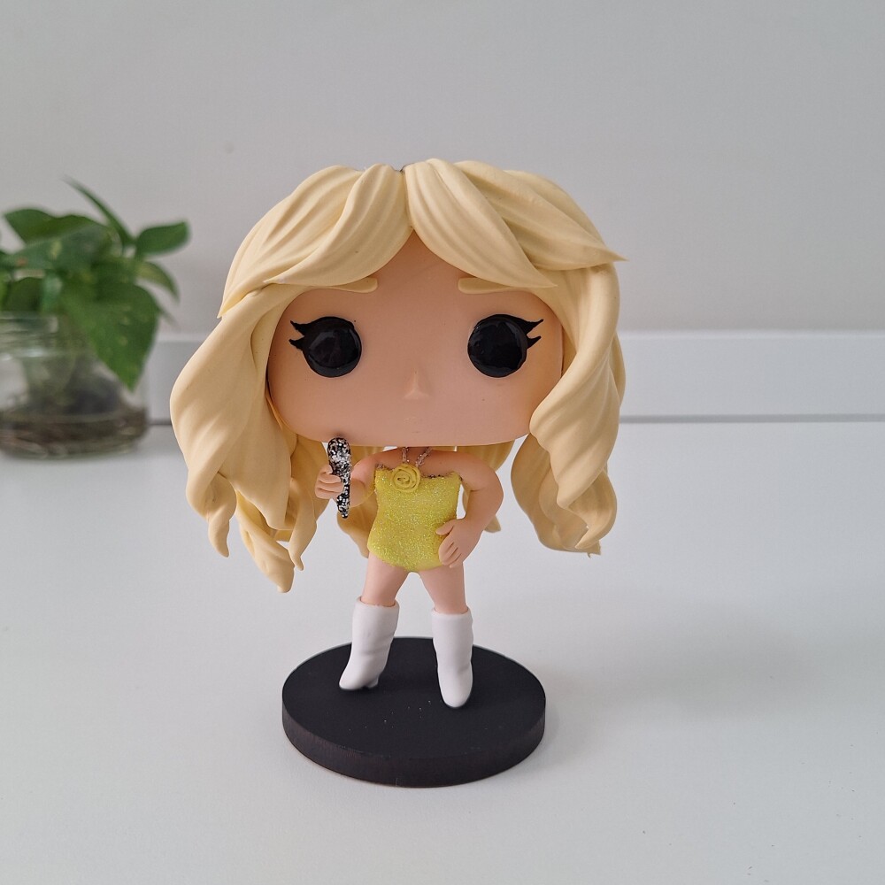 Funko pop Sabrina carpenter biscuit