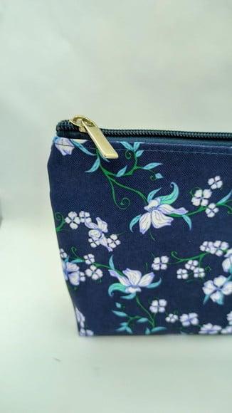 Necessaire Floral Azul 001 com Gravação no Puxador