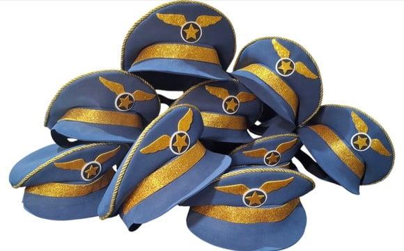 Kit c/ 10 Quepes de Capitão e 15 Boinas de Comissária