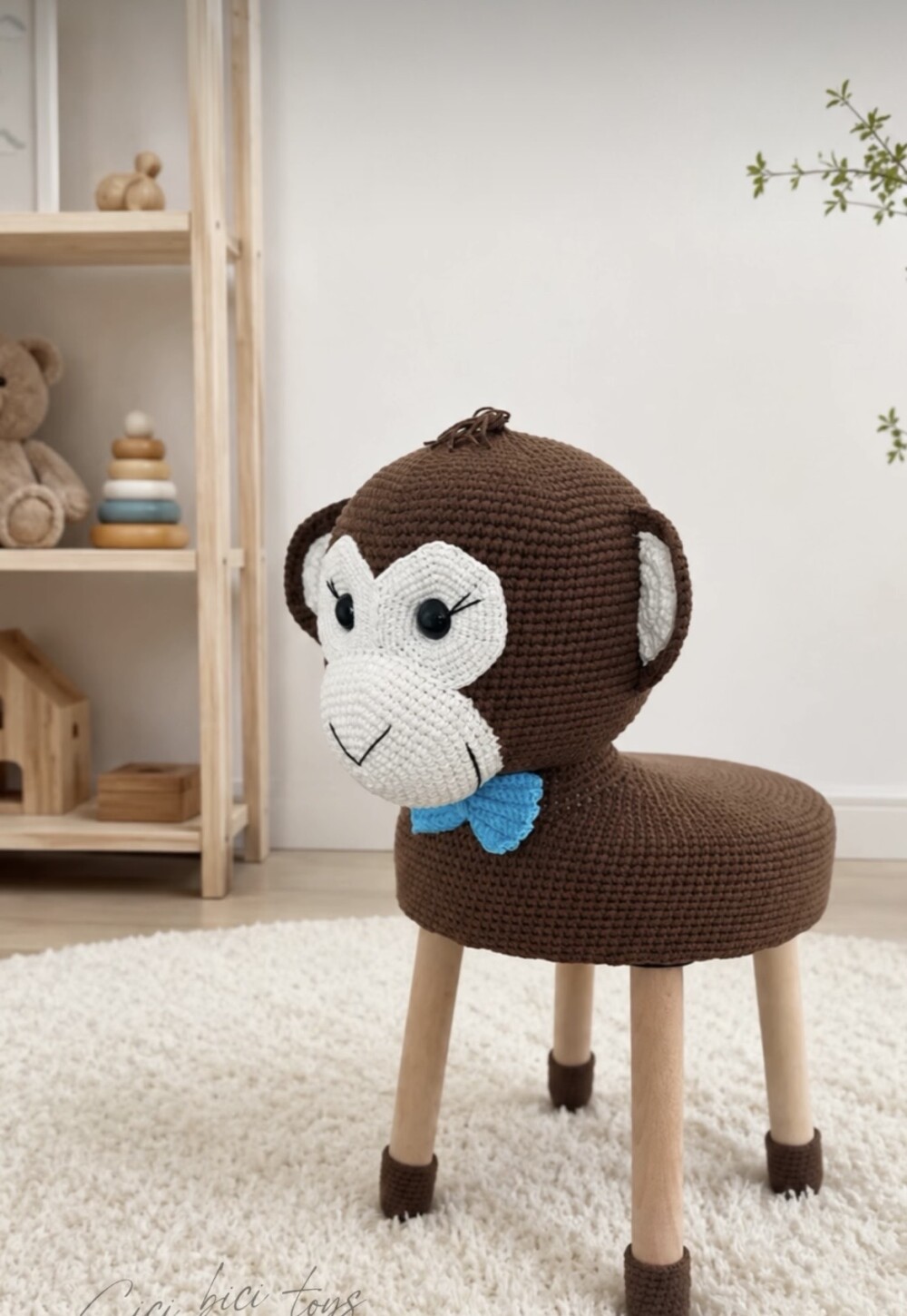 Banco infantil em amigurumi Macaco