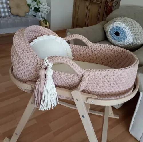 Moisés de crochê para bebê