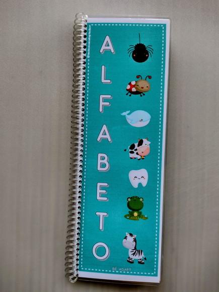 Alfabeto com letrinhas em velcro