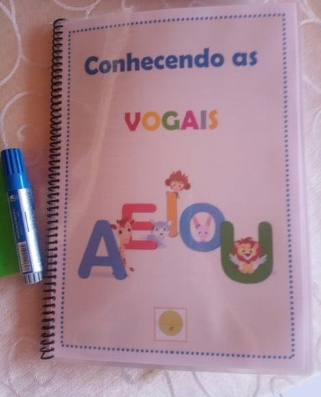 Caderno de exercícios das vogais