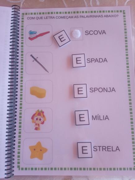 Caderno de exercícios das vogais