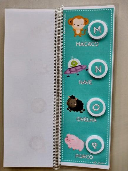 Alfabeto com letrinhas em velcro
