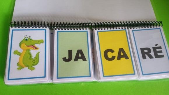 Mini Caderno Formando Palavras Trissilabas