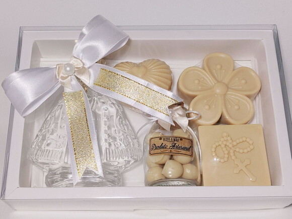Kit Presente Nossa Senhora: Aromatizador com Sabonetes