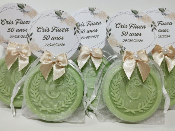 Lembrancinha 50 Anos: Sabonete Letra Inicial Personalizada