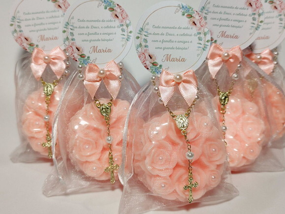 Lembrancinha 80 Anos: Sabonete Provence Rosas com Mini Terço
