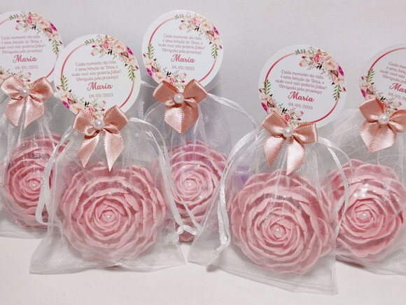 Lembrancinha 80 Anos: Sabonete Rosa Delicada Luxo