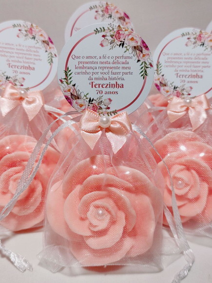 Lembrancinha de Aniversário 70 Anos: Sabonete Rosa Luxo