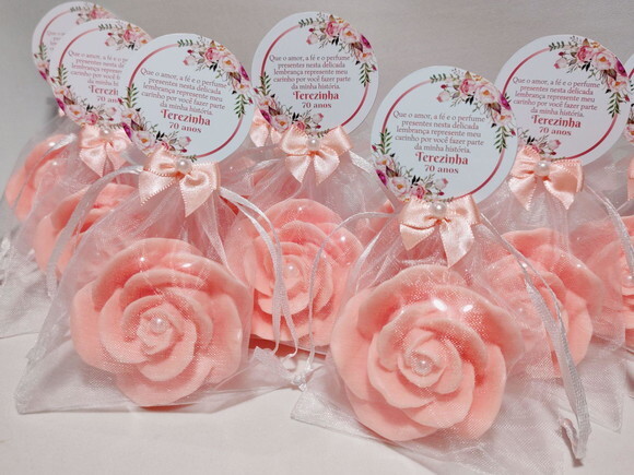 Lembrancinha de Aniversário 70 Anos: Sabonete Rosa Luxo
