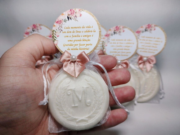 Lembrancinha Personalizada: Sabonete Letra Inicial do Nome