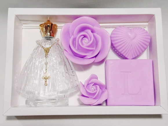 Presente Católico: Aromatizador Nossa Senhora com Sabonetes