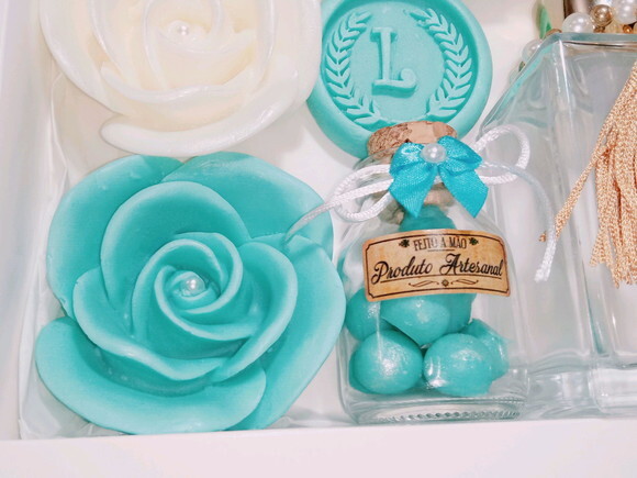 Presente de Aniversário: Kit de Sabonete Líquido e Sabonetes