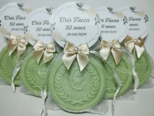 Lembrancinha 50 Anos: Sabonete Letra Inicial Personalizada