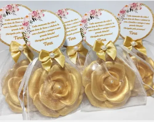 Lembrancinha de Aniversário 70 Anos: Sabonete Flor Aberta