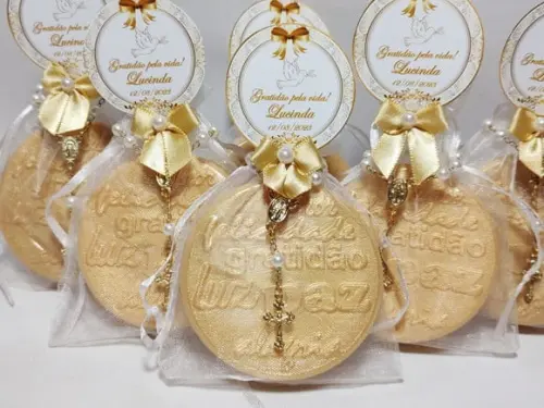 Lembrancinha de Aniversário: Sabonete Gratidão G com Terço