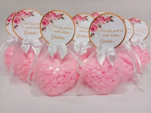 Lembrancinha de Aniversário 70 Anos: Sabonete Coração Floral