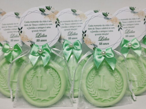 Lembrancinha 88 Anos: Sabonete Letra Inicial Personalizada