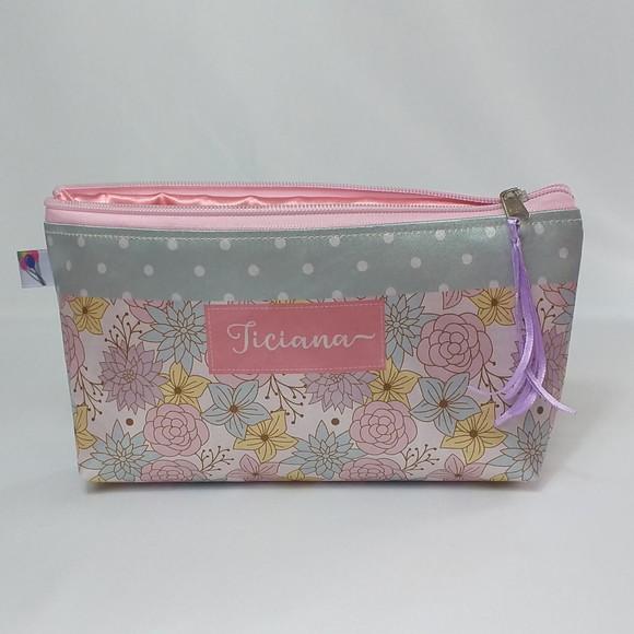 Estojo Midi Toque Acetinado Floral Pastel